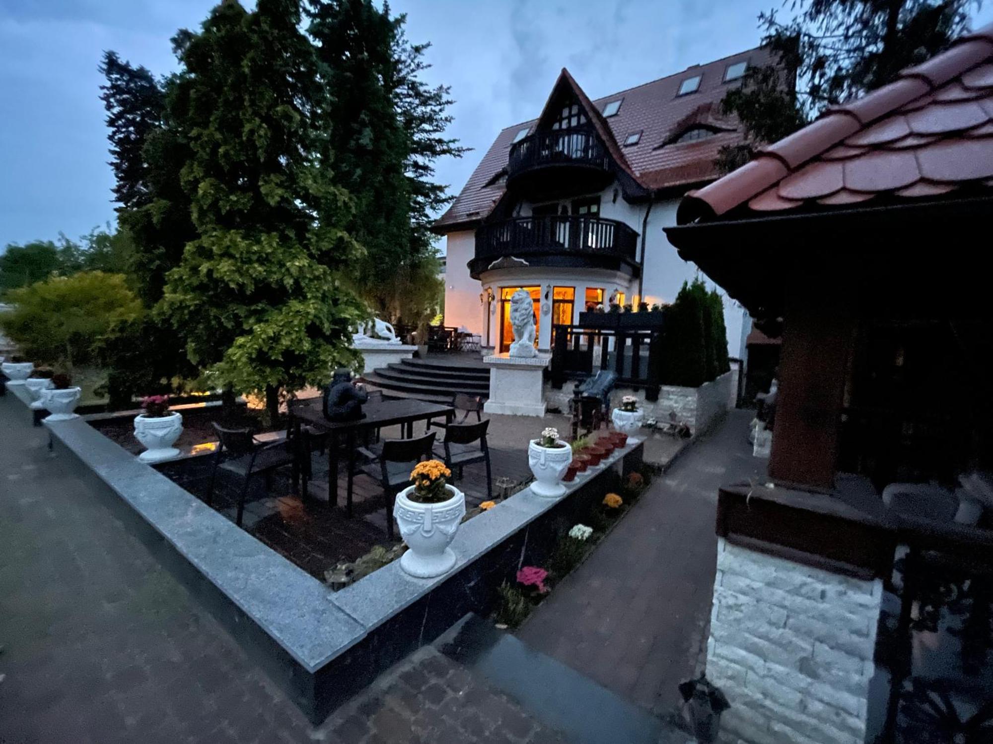 Bed and Breakfast Dworek Oliwski Гданськ Екстер'єр фото