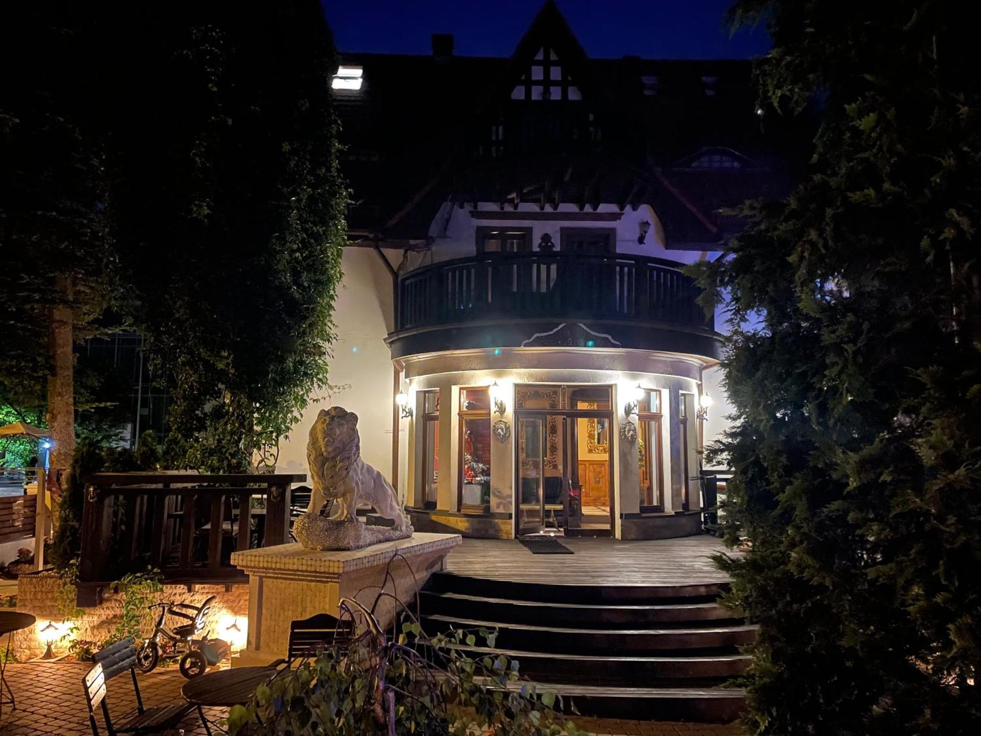Bed and Breakfast Dworek Oliwski Гданськ Екстер'єр фото